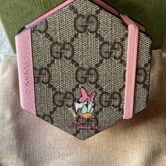 🌸🎀 GUCCI X DISNEY DAISY DUCK STICKY NOTES 🎀🌸 NWT 🎀🌸 - Picture 5 of 16